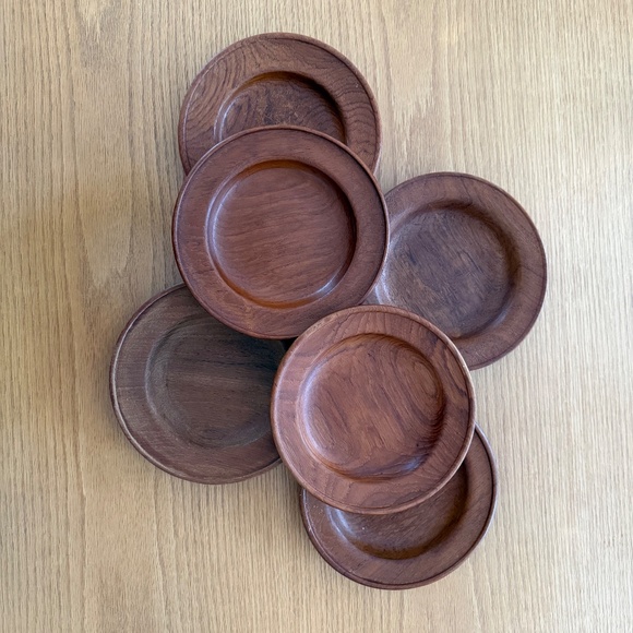 SET OF 6 VINTAGE TEAK WOOD SALAD/DESSERT PLATES - Picture 1 of 4